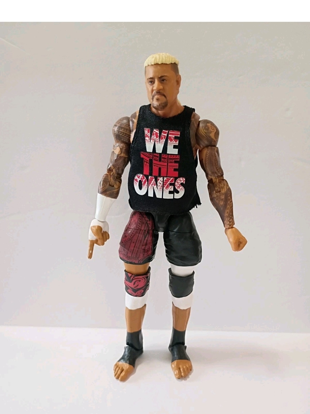 Mattel WWE Elite 104 Solo Sikoa Wrestling Action Figure Bloodline